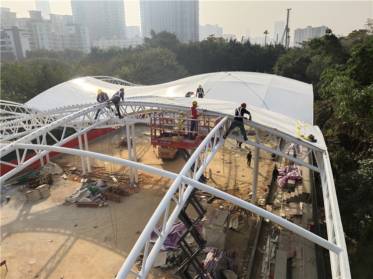 烨兴-中山公园门球场膜结构雨棚项目施工中