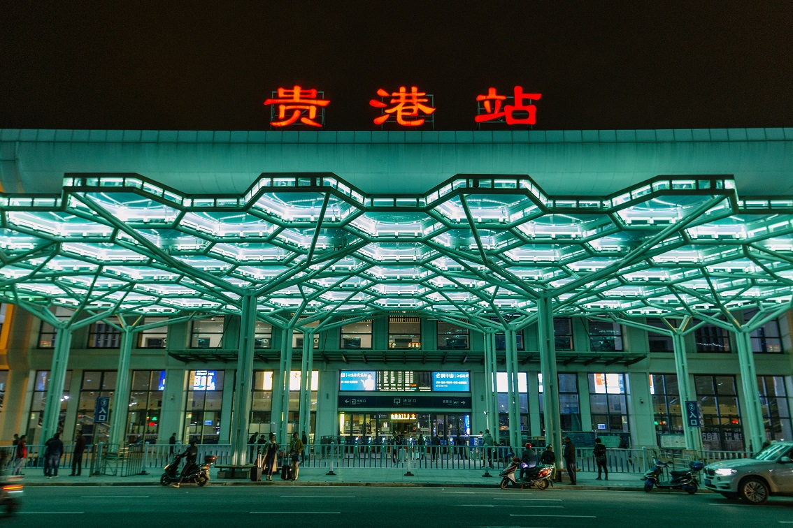 烨兴-贵港高铁站广场ETFE膜结构雨棚